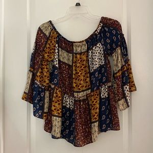 Three-quarter length sleeve top